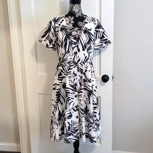 🖤Tommy Hilfiger🖤 - White/Black Palm Print Button Down Fit & Flare Midi Dress